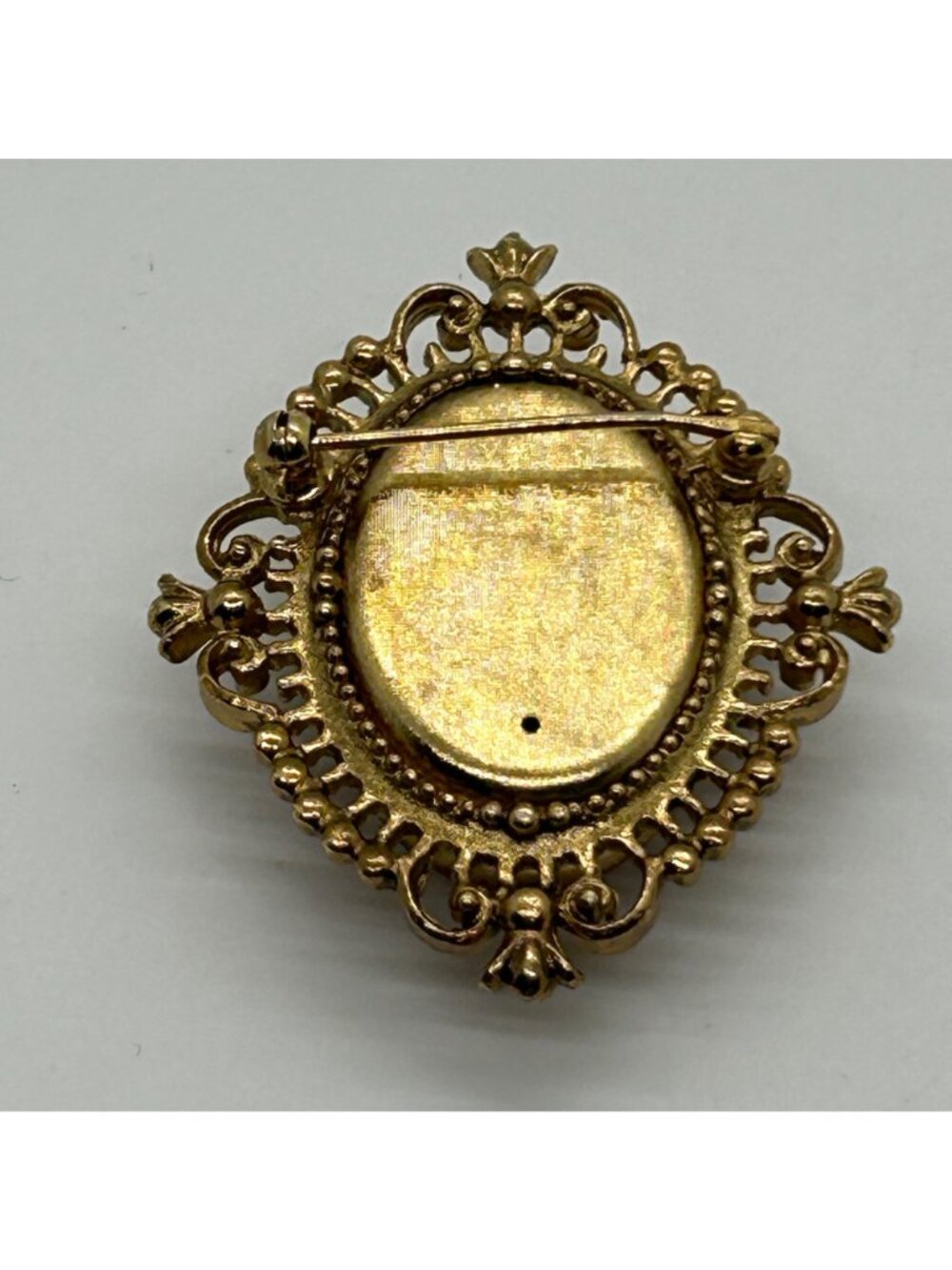 Vintage Avon Cameo Locket Brooch Pin Gold Tone Filigree Perfume Solid Glacé 1970 - Picture 4 of 12